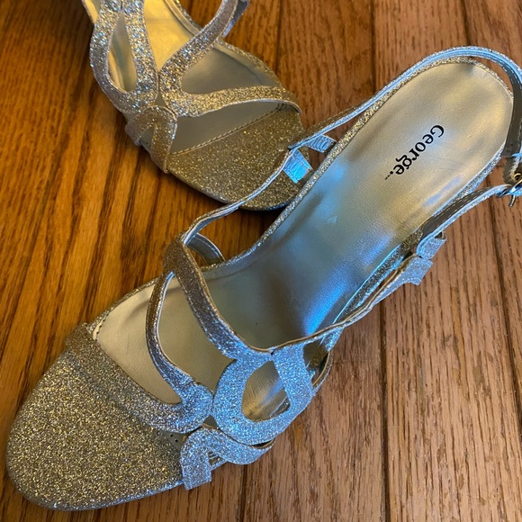 Silver sandal - Picture 2 of 4